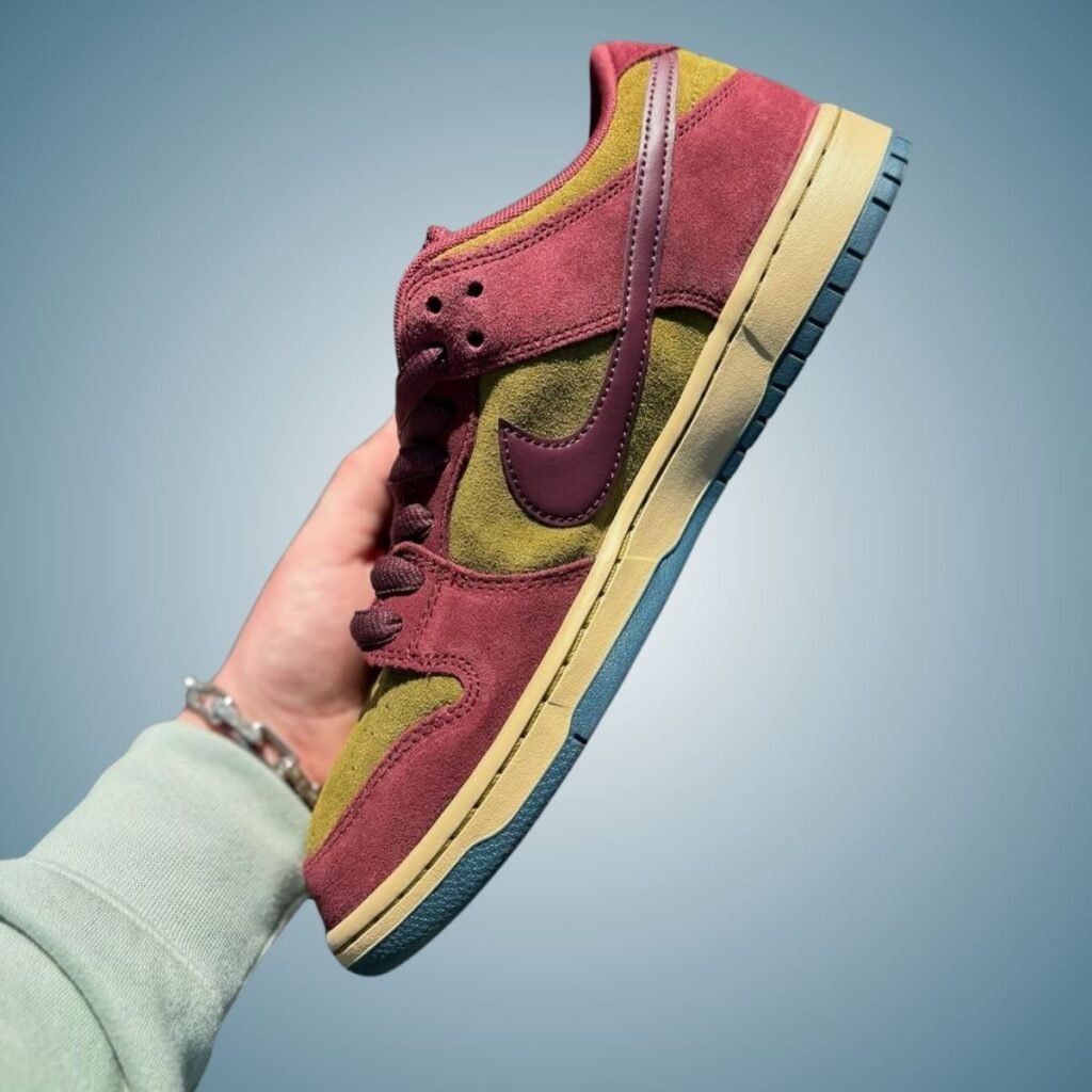 Nike SB Dunk Low Dark Team Red Olive Flak Burgundy Crush HQ1625-600