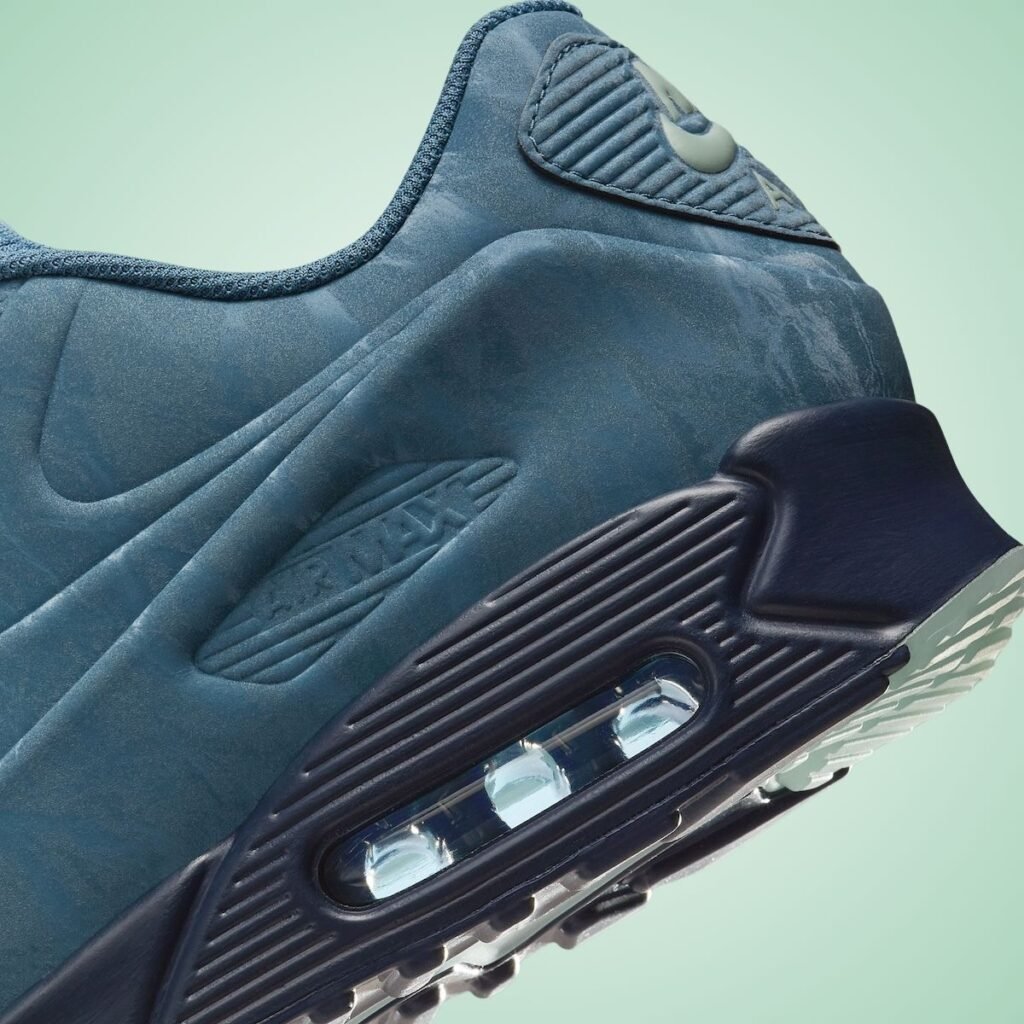 Nike Air Max 90 Thunderstorm HQ1970-400